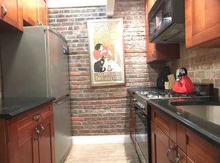 239 W 12th St #4D, New York, NY 10014