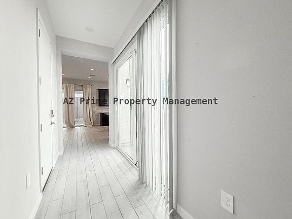 4th image of 5138 E Anderson Dr