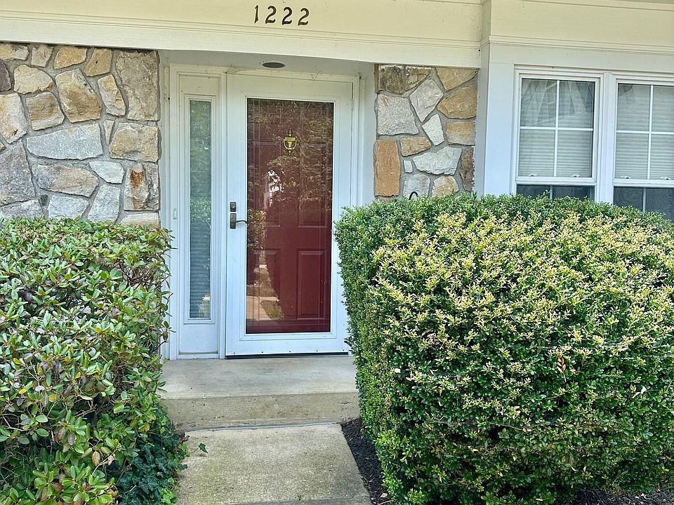 Welcome to 1222 Putman Blvd.