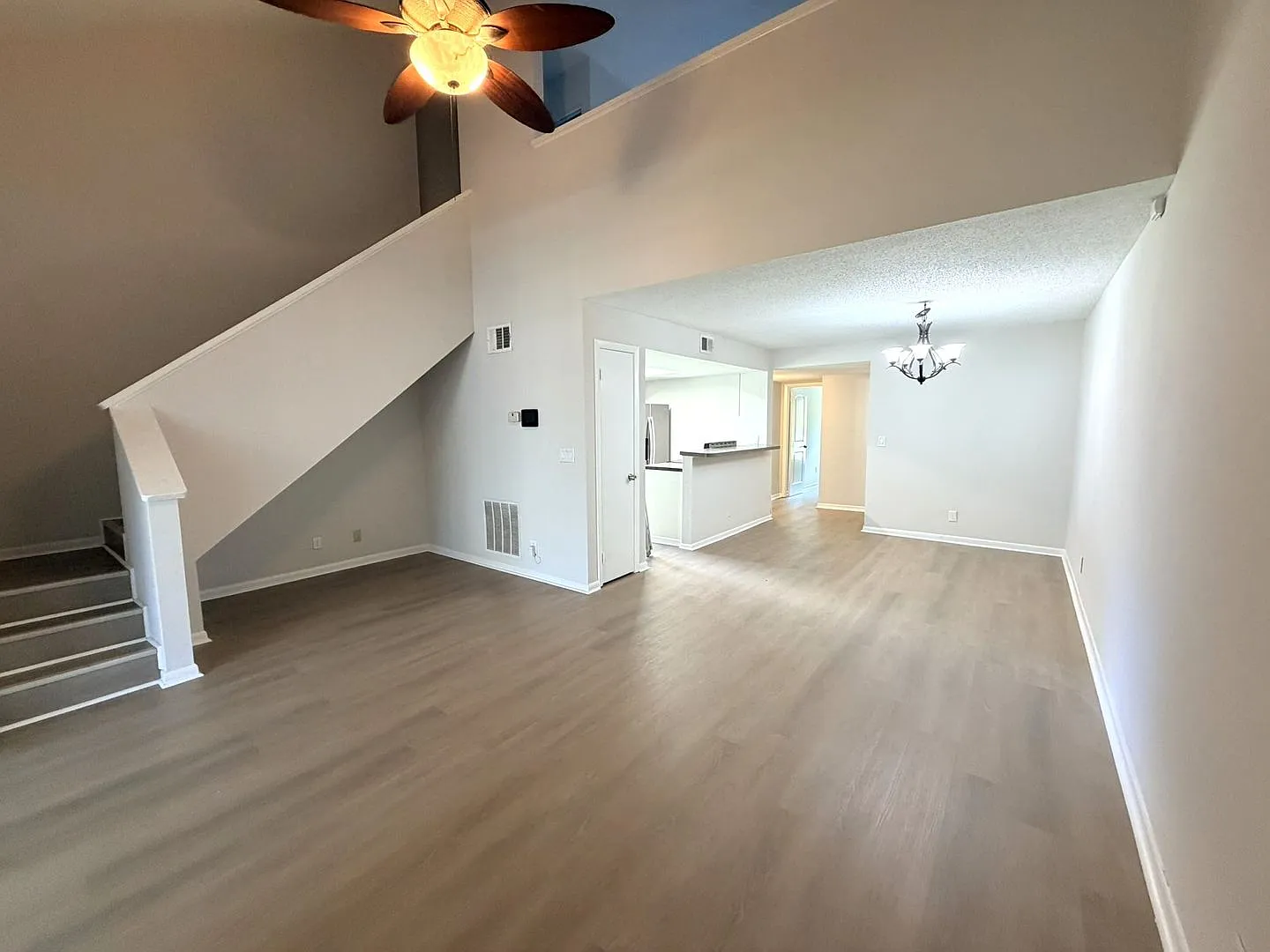 2 Bedroom / 2 Bathroom Whispering Pines Townhome — Photo 3