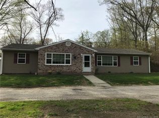 1 Country Ct, Beacon Falls, CT 06403