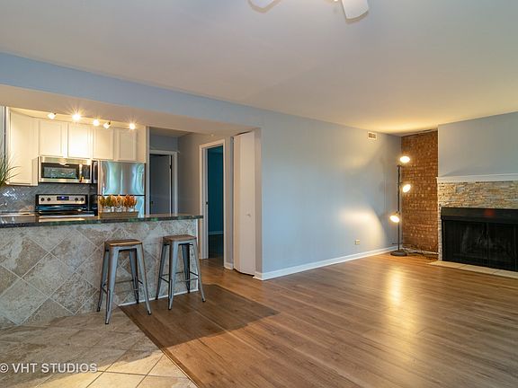 3rd image of 5815 Oakwood Dr #2C
