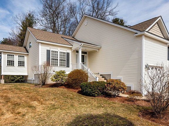 3rd image of 34 Mammoth Road #16