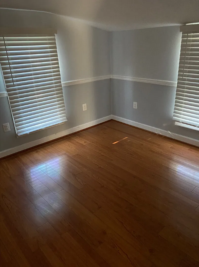 438 Main Street $750 Available (Shared Bath) — Photo 4