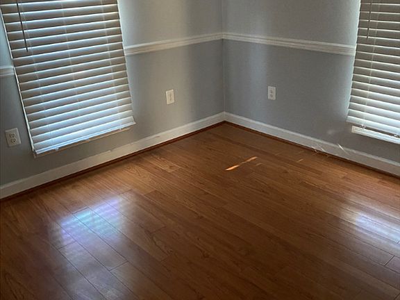 4th image of 438 Main St #D