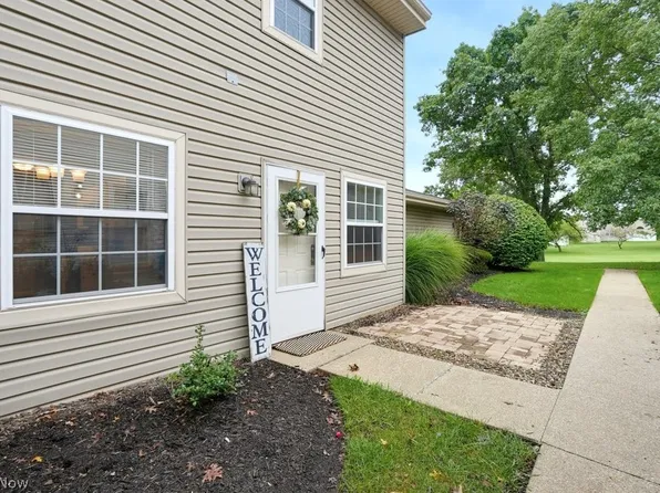 2454 Island Dr #29C, Uniontown, OH 44685