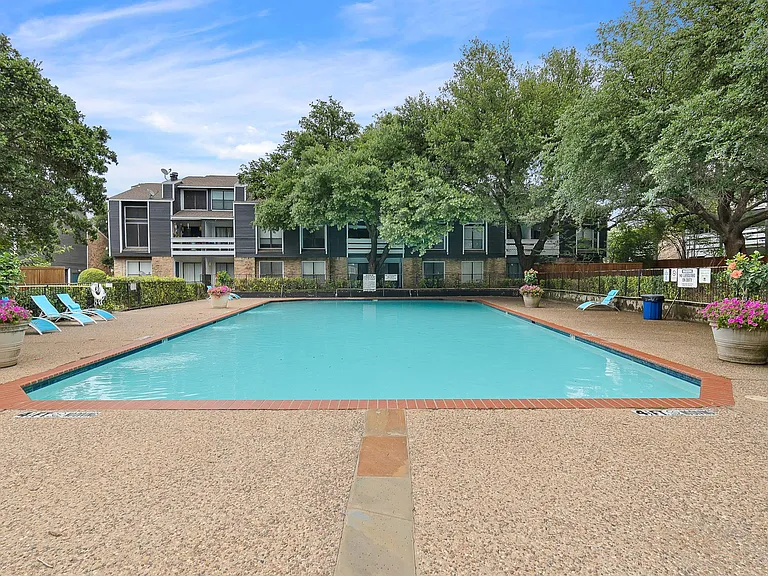 Community pool