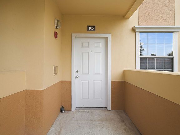3rd image of 1155 Villagio Cir Unit 105