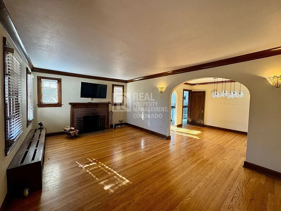 Building Photo - 1305 Bellaire St
