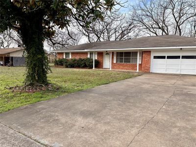 818 N Bosque St, Meridian, TX, 76665