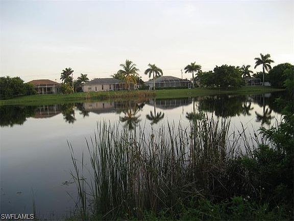 4th image of 2638 SW 54th Ter