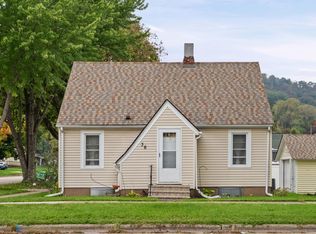 36 S Elm St, La Crescent, MN 55947