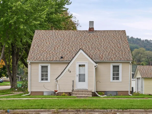 36 S Elm St, La Crescent, MN 55947
