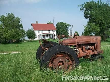 The Kitchen
						:
						Deep, all wood cupboards. Diswasher included.