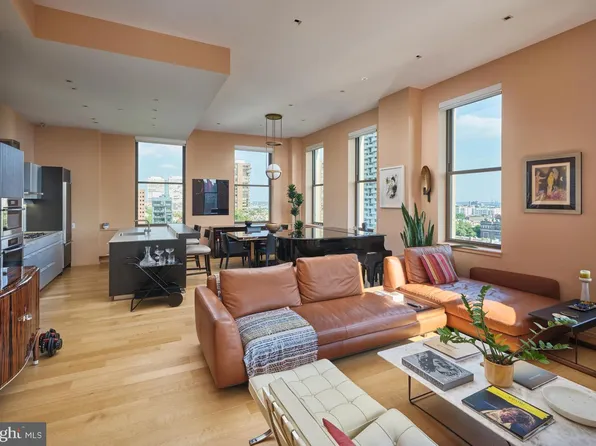 210 W Washington Sq APT 8SE, Philadelphia, PA 19106