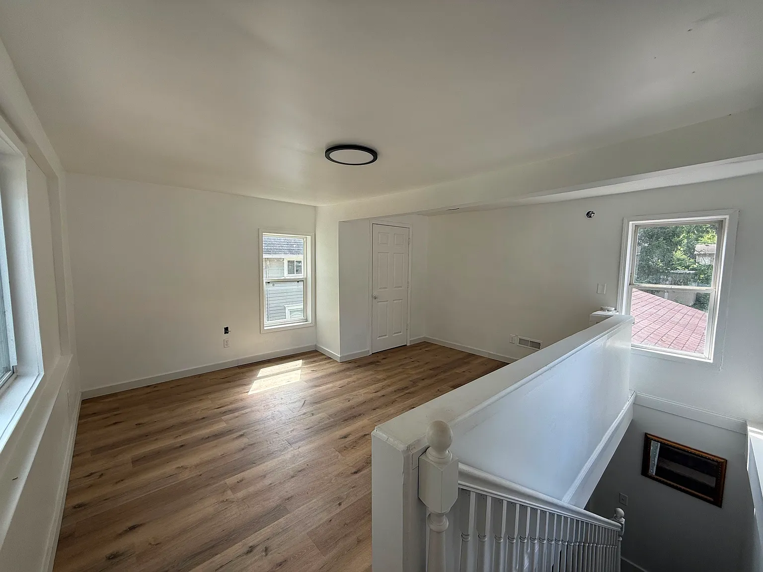 2 bed, 1045 sqft, $1,685 — Photo 2