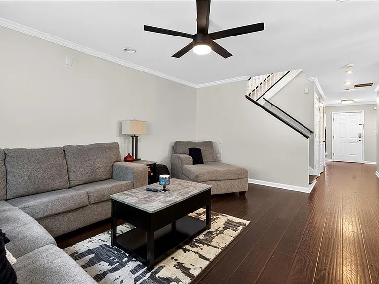 6393 Hawthorne Ter — Photo 20