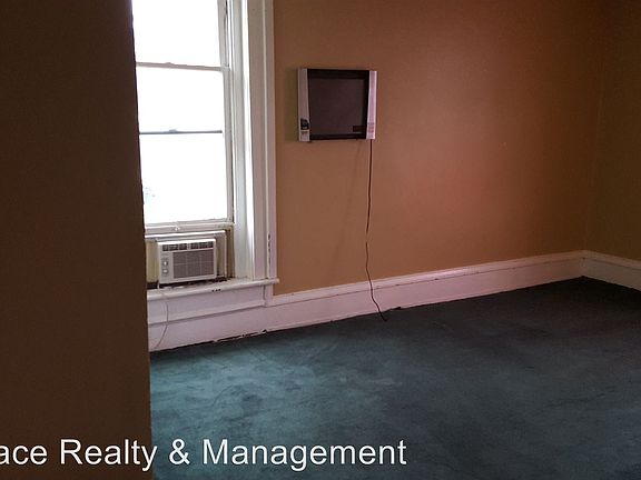 3rd image of 334 Main St APT 4