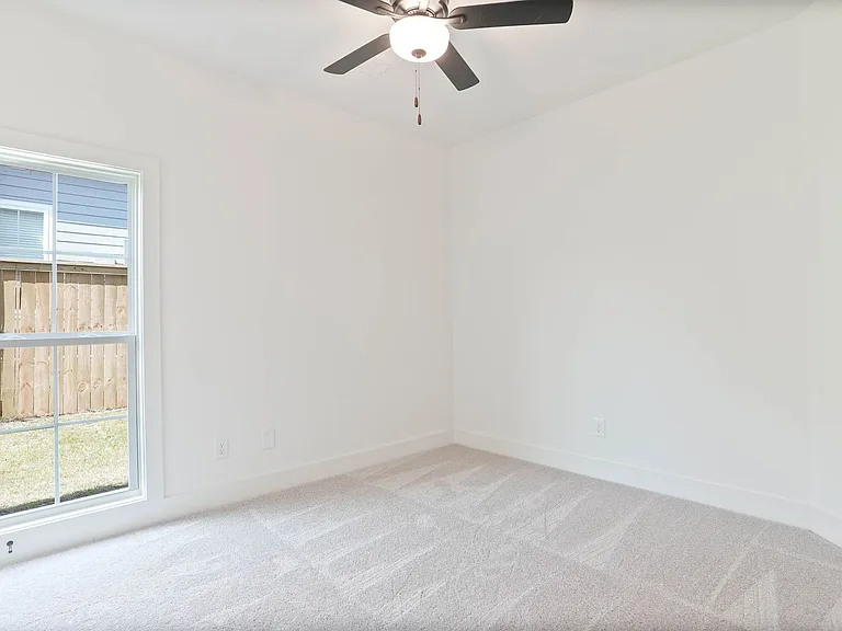3232 Bradley Ln — Photo 12