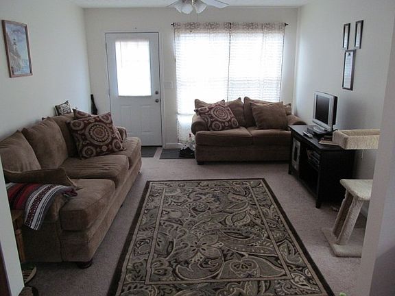 5th image of 1131 Barker Dr