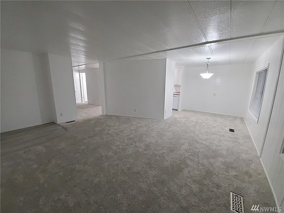 4th image of 1402 22nd St NE Unit 228