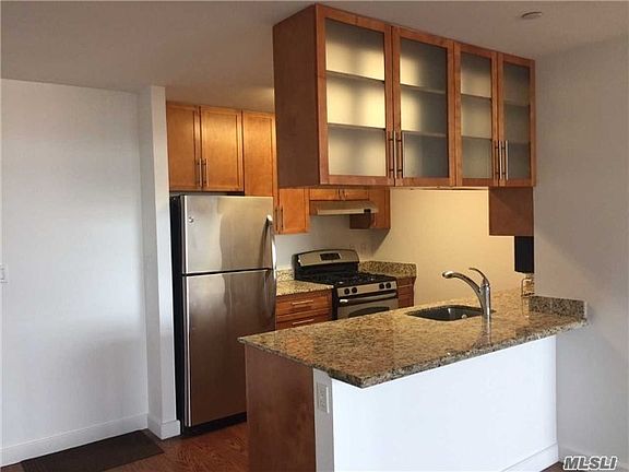 2nd image of 4022 College Point Blvd Penthouse 2N
