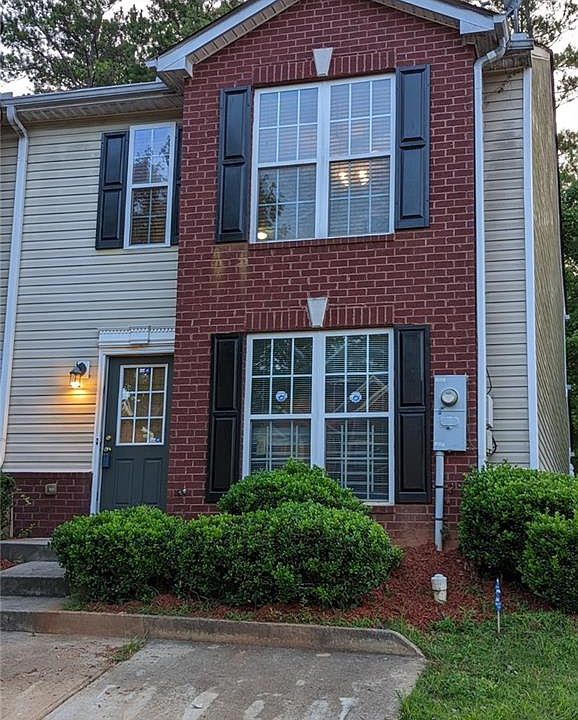 1st image of 2486 Piering Dr #2486