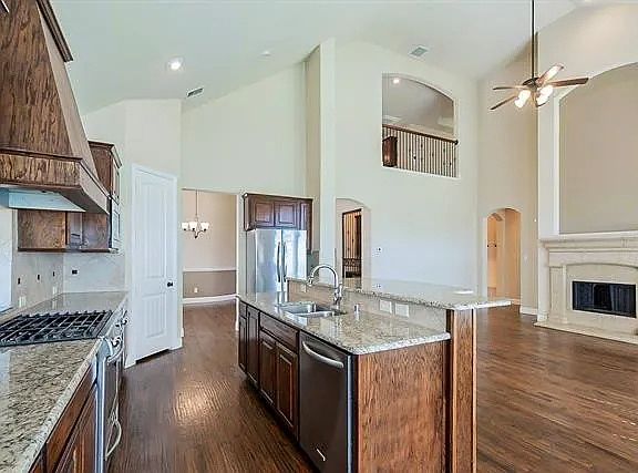 3rd image of 4404 Bobcat Ln