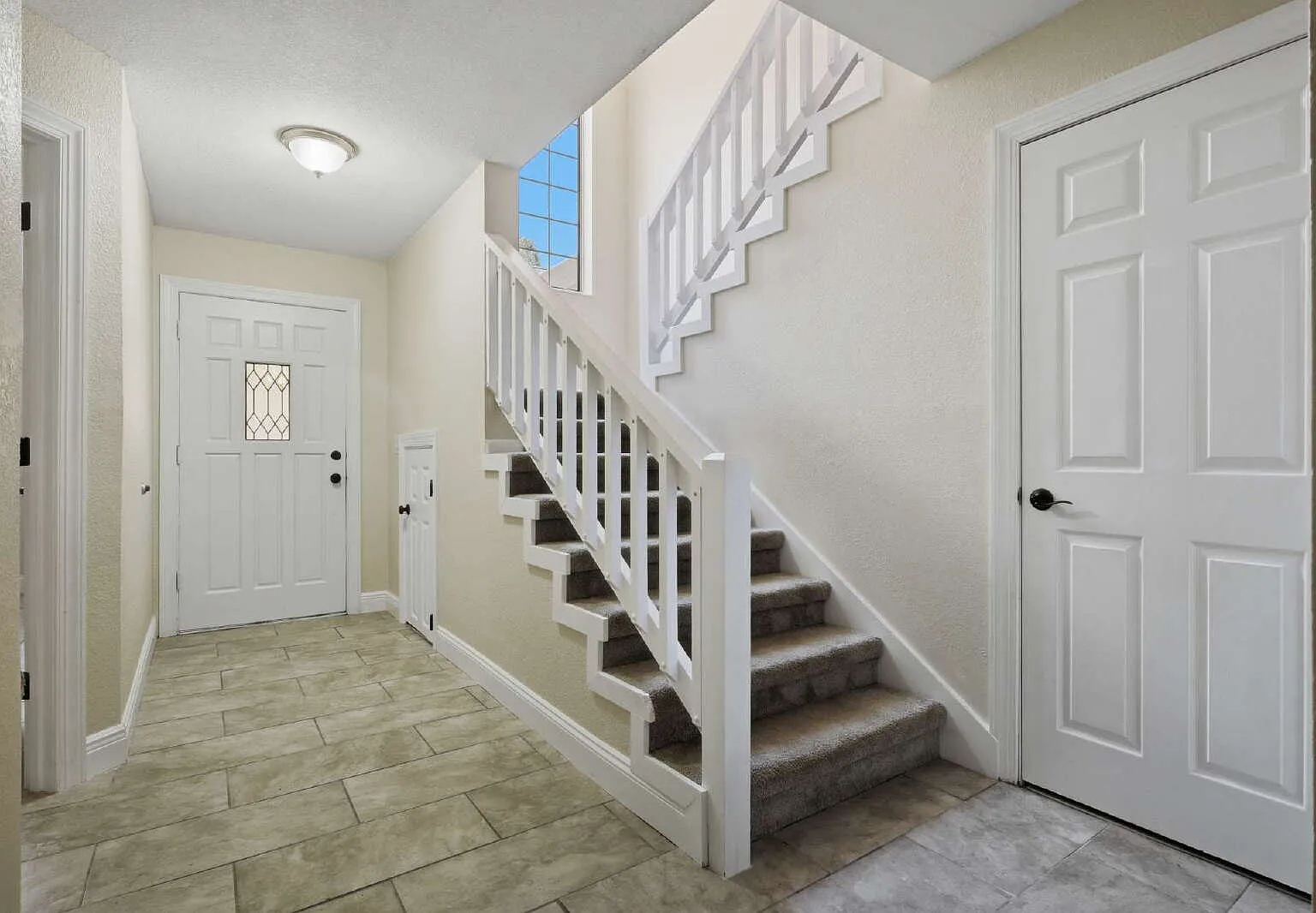 3 bed, 2.5 bath, 1875 sqft, $2,550 — Photo 3