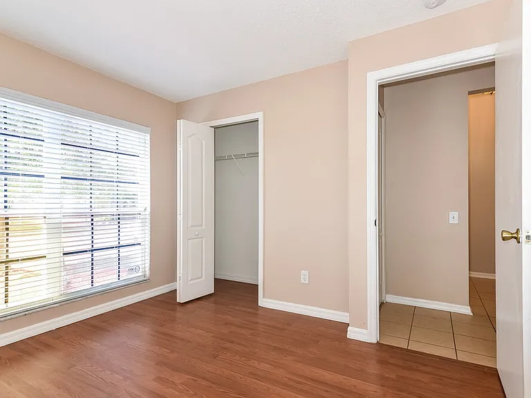 12614 Midpointe Dr — Photo 12