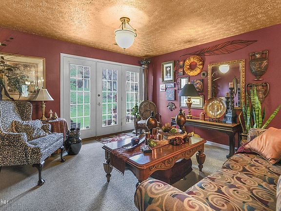 5th image of 1300 Bee Ln Unit 104