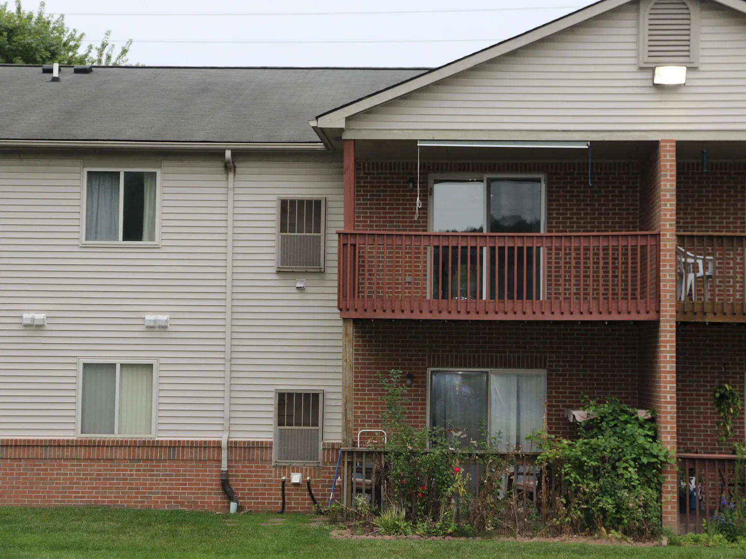 2 bed, 2.0 bath, 1069 sqft, $1,750 — Photo 2