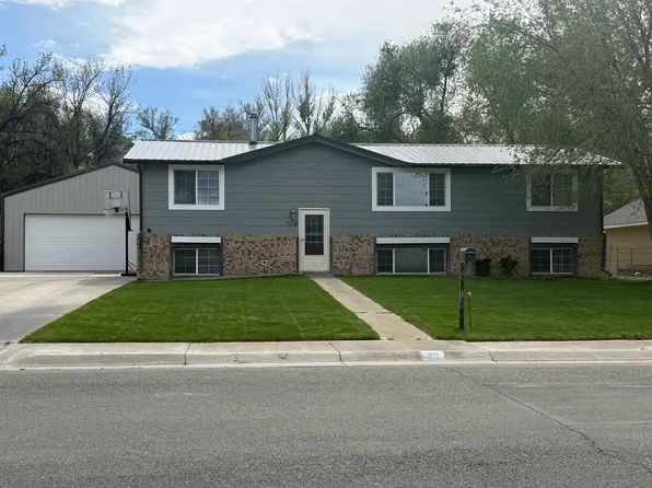 30 W 9th, Lovell, WY 82431