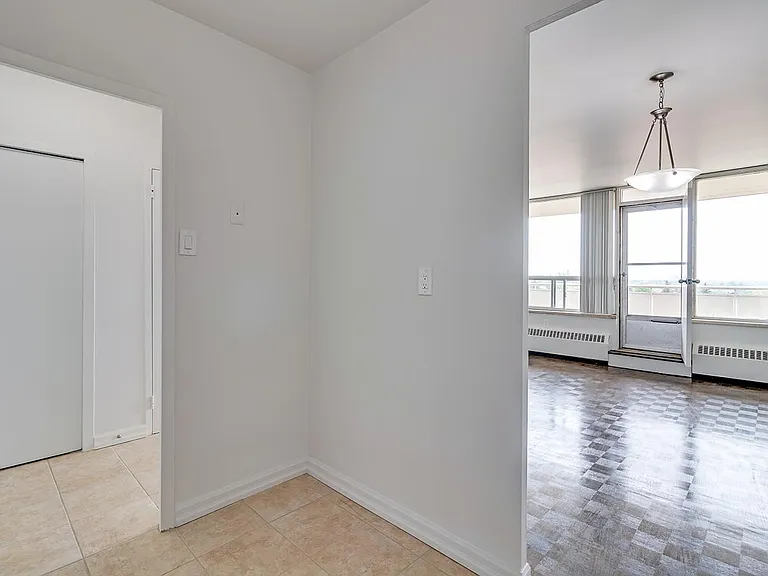 190 Exbury Rd — Photo 9