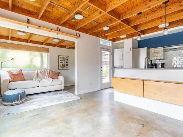 1158 15th Ave E Unit B, Seattle, WA 98112