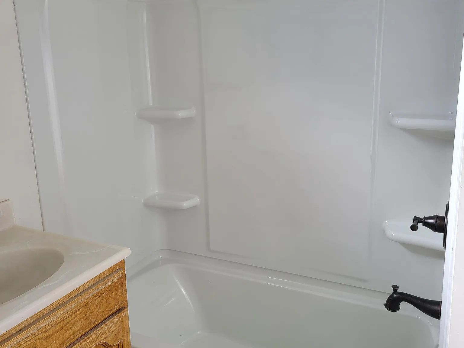 4 bed, 1694 sqft, $3,795 — Photo 4