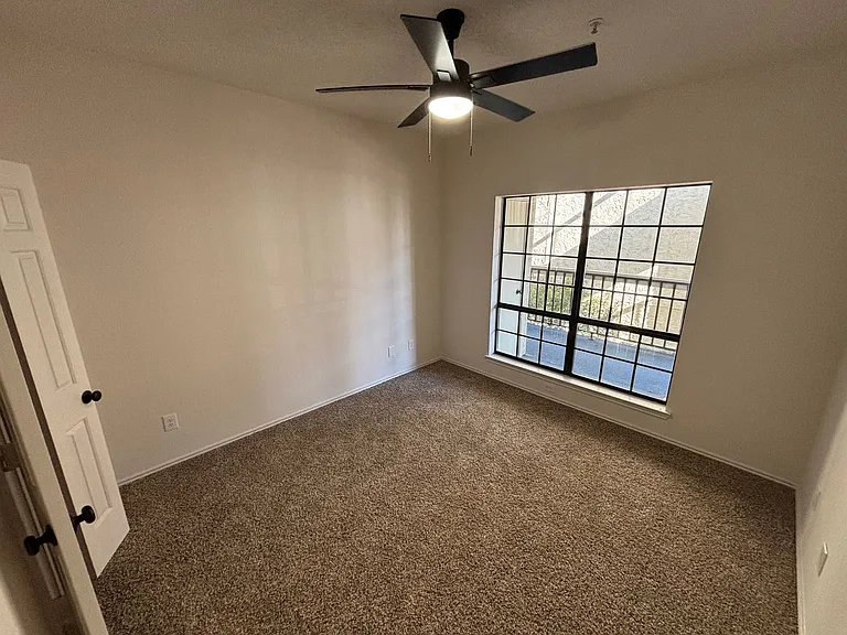 4800 W Lovers Ln #212 — Photo 11