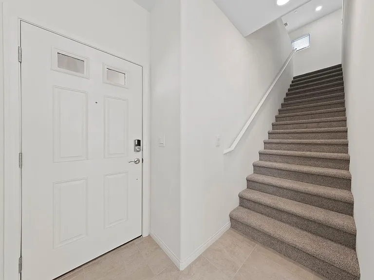412 Canary Song Dr — Photo 3
