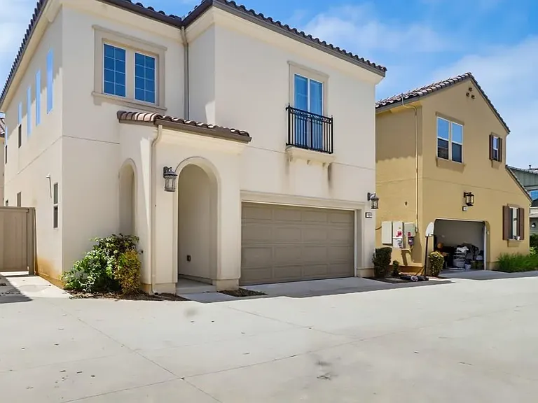 1041 Sea Glass Way — Photo 1