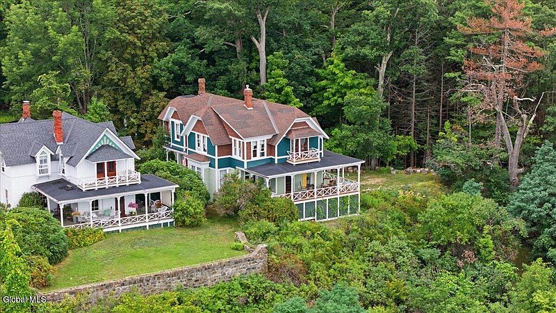 3rd image of 24 Holman Hill Road