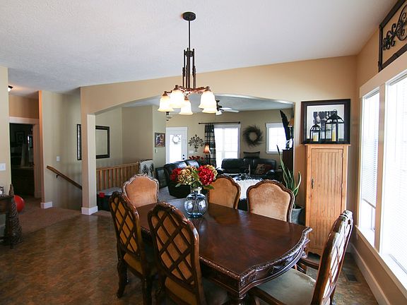 5th image of 700 Carriagegate Ln