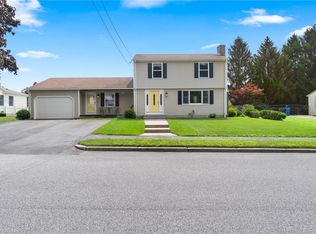 116 Locust Glen Dr, Cranston, RI 02921