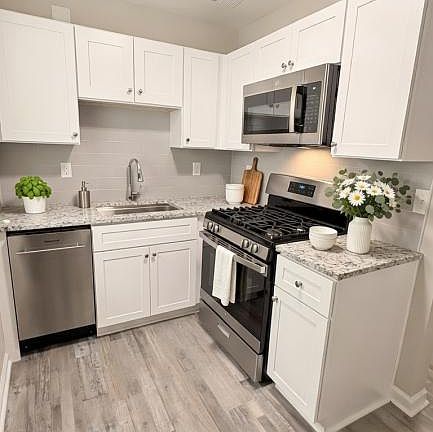 2nd image of 3586 Jackson St