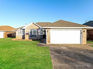 908 Exter Cir, Yukon, OK 73099