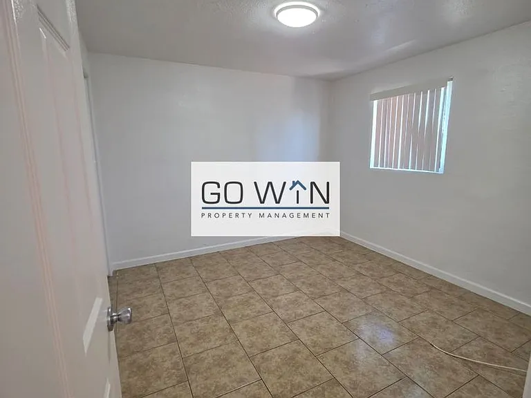 2146 E Taylor St — Photo 3