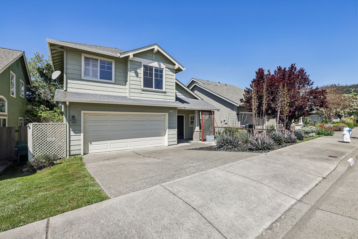 Grey Hawk Way-1404-003.jpg