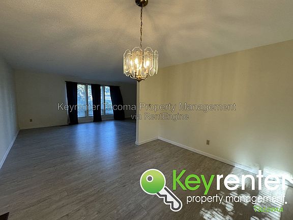 5th image of 9022 Ridgeview Cir W