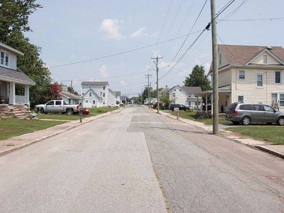 5th image of 104 S 1st St