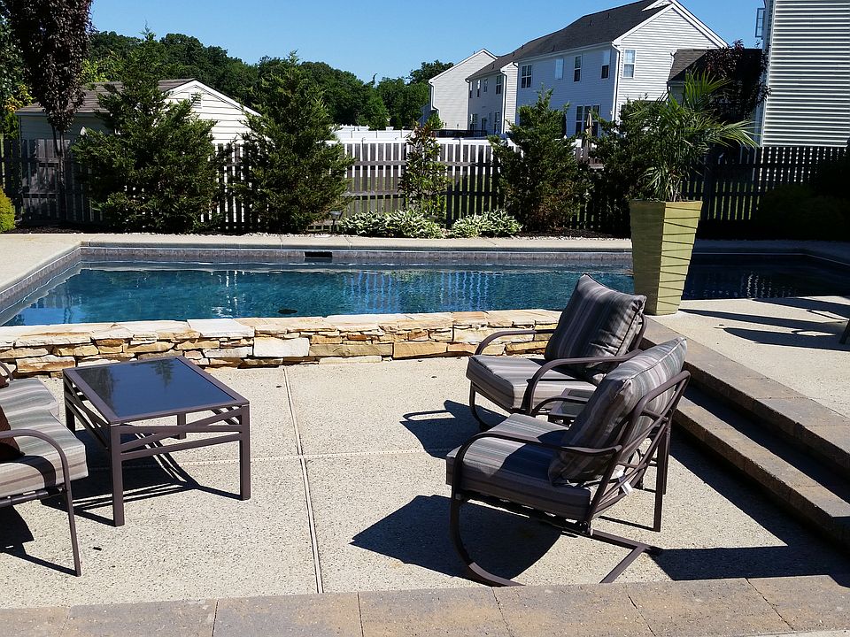 2nd image of 11 Garwood Blvd