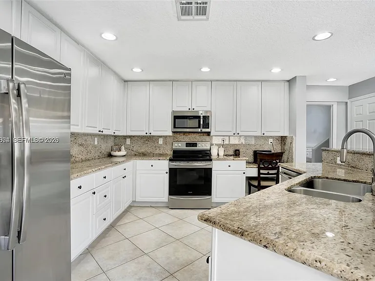 13813 NW 21st St — Photo 14